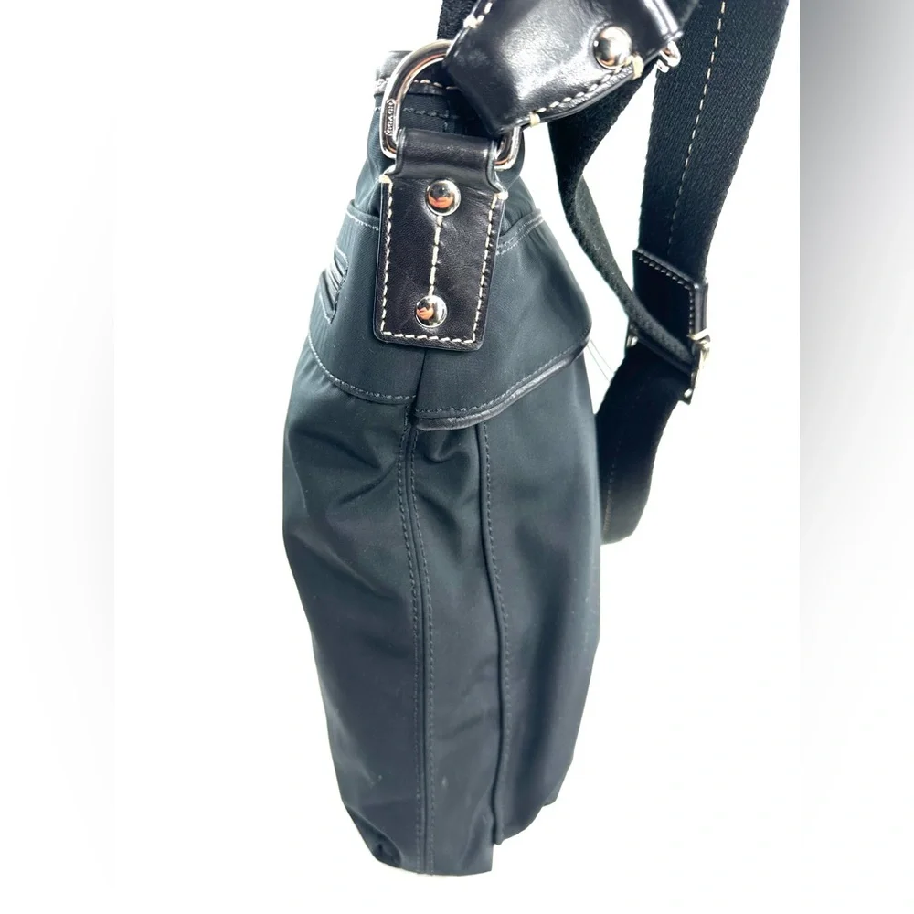 Coach Unisex 70209 Black Nylon Messenger Crossbody Bag Super Rare Singapore